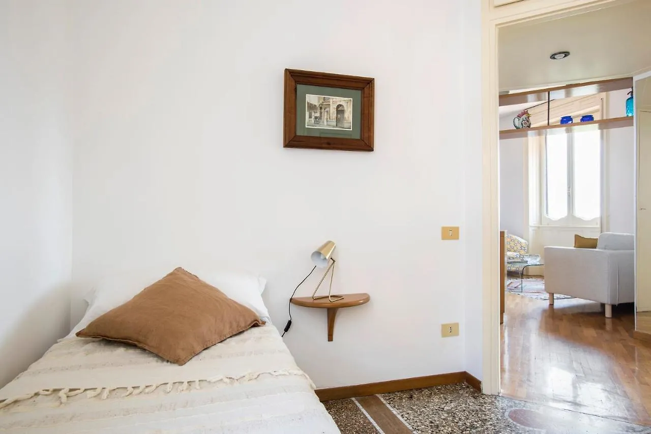 Elegant Top Floor - Unique View Of Rome'S Skyline Tibernestrome Apartment